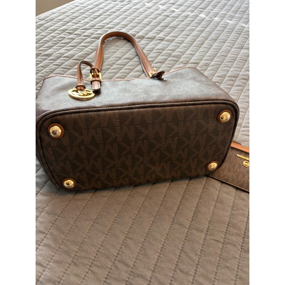 Michael Kors Jet Set Travel Signature Brown Tote Bag with Matching Card Case